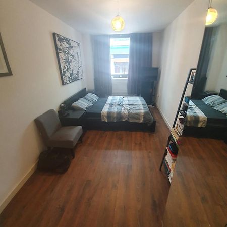 Double Room With Shared Bathroom Londra Esterno foto