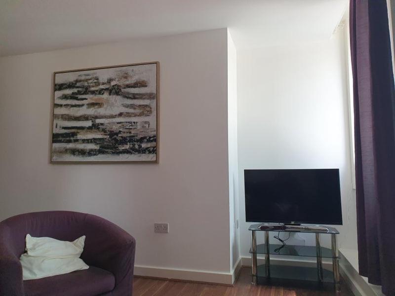 Double Room With Shared Bathroom Londra Esterno foto