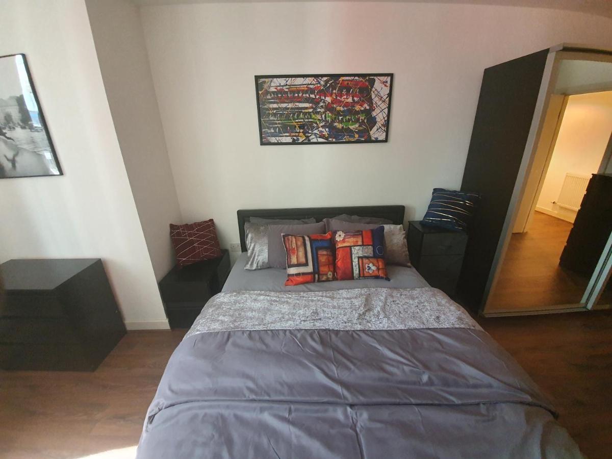 Double Room With Shared Bathroom Londra Esterno foto